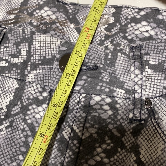 Seven7 high rise skinny jeans snakeskin pattern size 14 - Picture 5 of 9